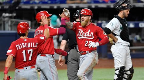 Fraley homers twice, hits tiebreaking shot in 9th as Reds beat Marlins 7-4 to spoil Pérez’s debut